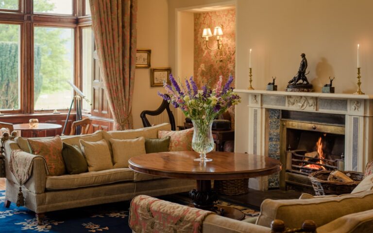 Zimmer mit Kamin im Cahernane House Hotel