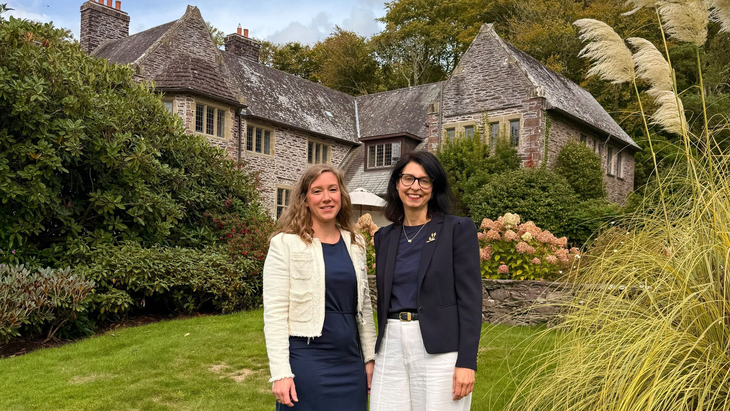 Über uns . Team Irlandspezialistin . Sabine Barry Carina Griessner Ard na Sidhe Country House Hotel