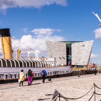 Besuchen Sie das Titanic Museum, Belfast während der Nordirland Rundreise