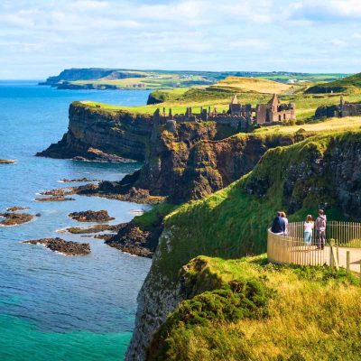 Flitterwochen im Norden Irlands . Magheracross Viewpoint Portrush Co Antrim