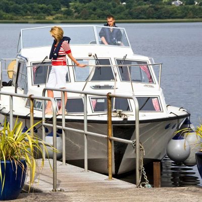 Hausbootreise Irland . Angedockt