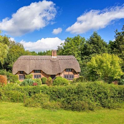 Hausbootreise Irland . Thatched Cottage