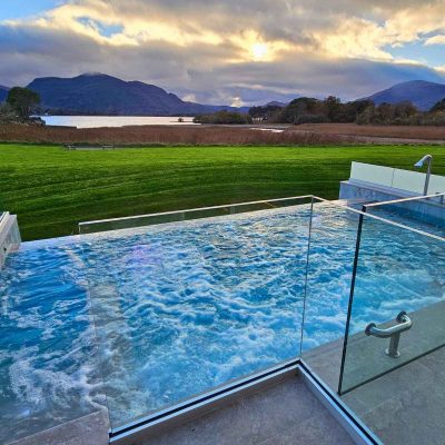 Honeymoon in Irland . Lake Hotel Pool