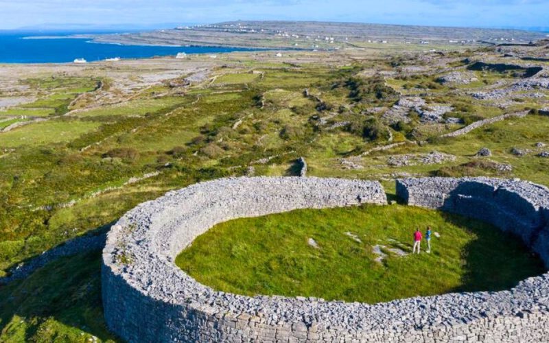 Irland entdecken Highlights und verborgene Schaetze . Dun Eoghanachta Inishmore Aran Island