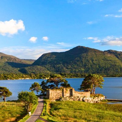 Lake Hotel Killarney . Burg Ruine des Hotels am Lough Lein